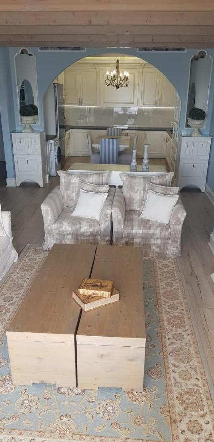 Limani Luxury Beachfront Apartment Sarande