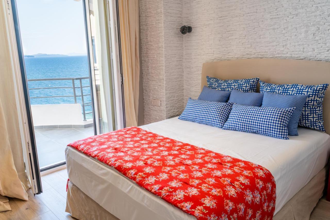 Limani Luxury Beachfront Apartment