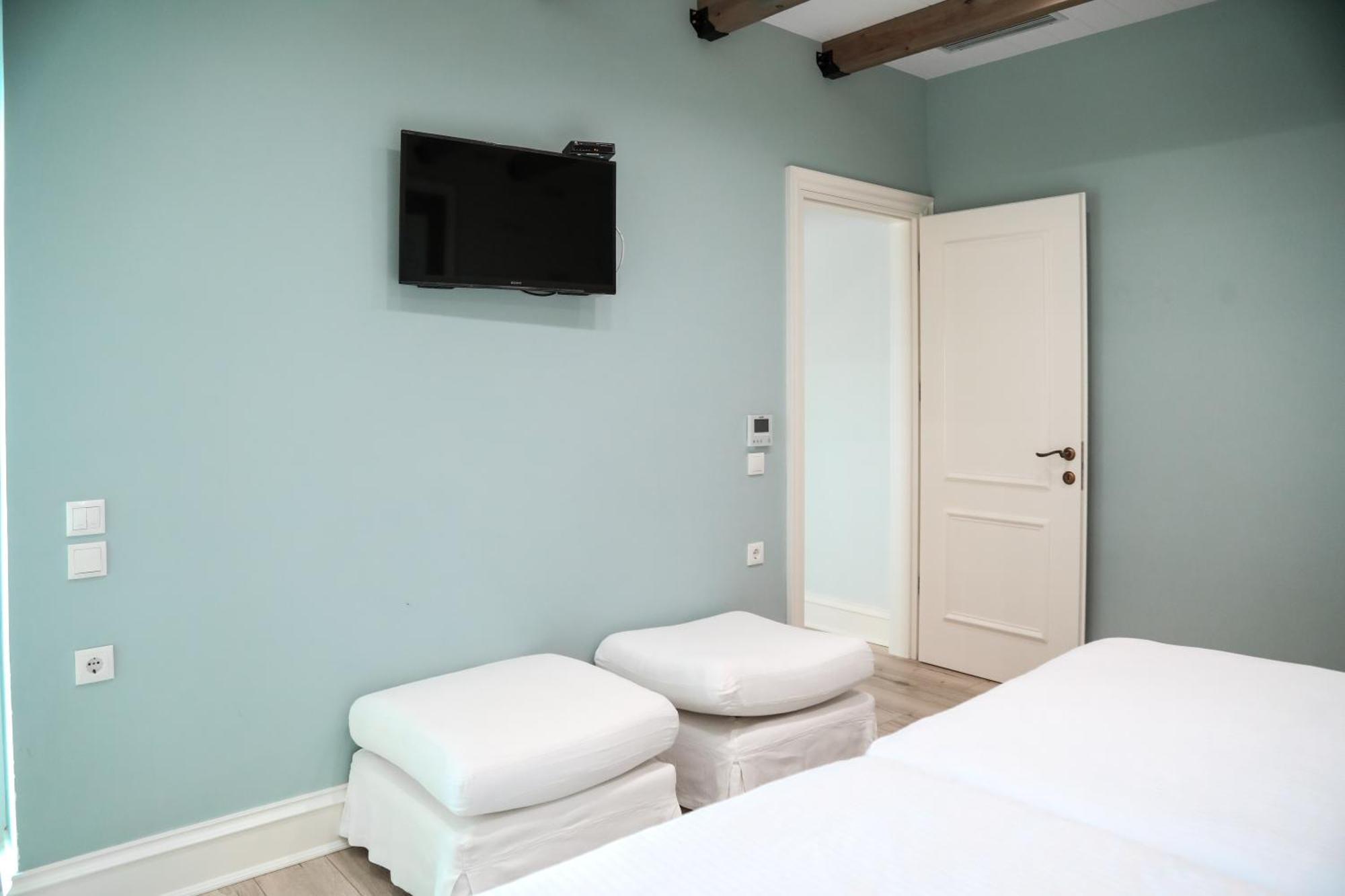 Limani Luxury Beachfront Apartment *