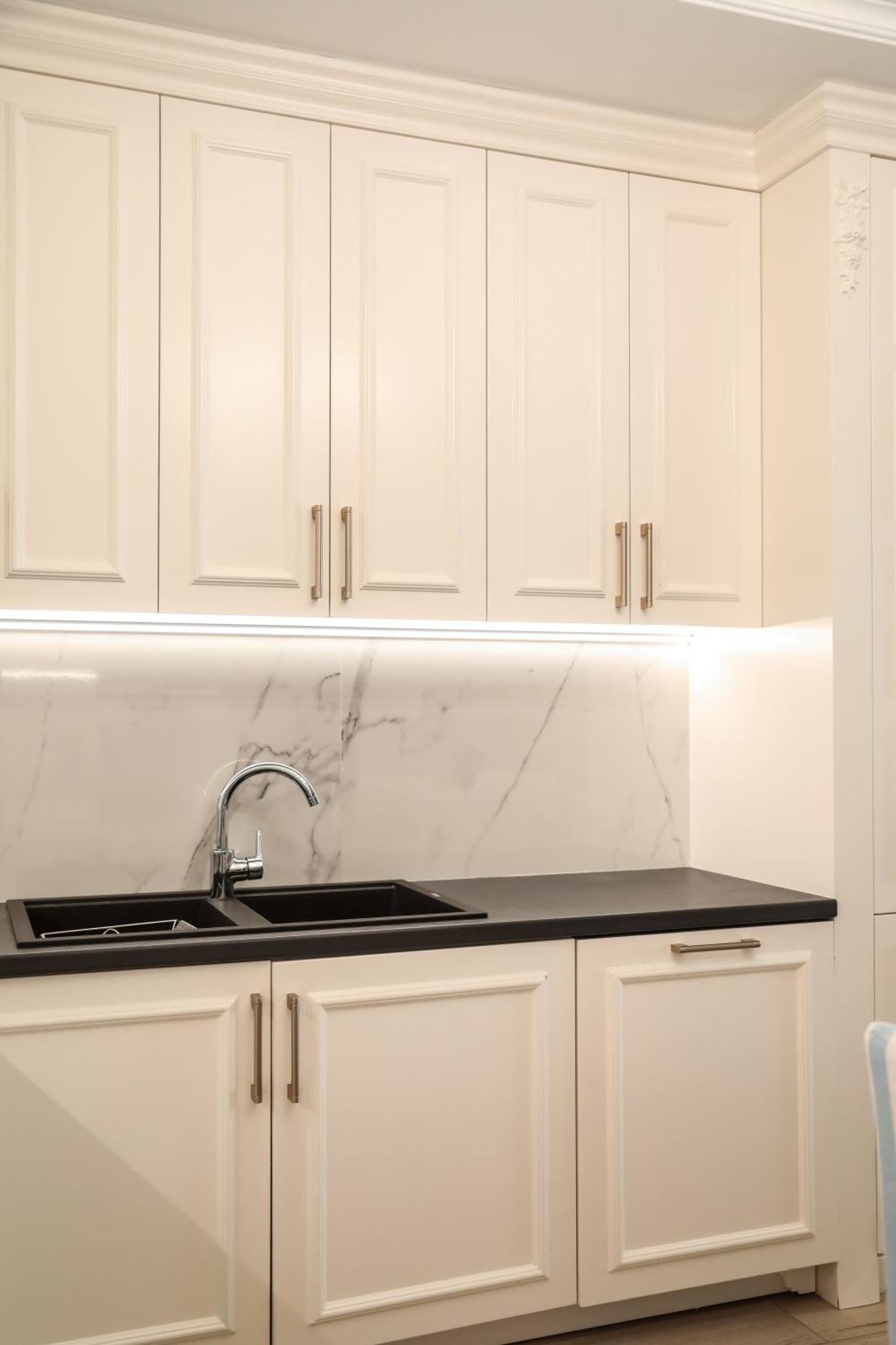Limani Luxury Beachfront Apartment