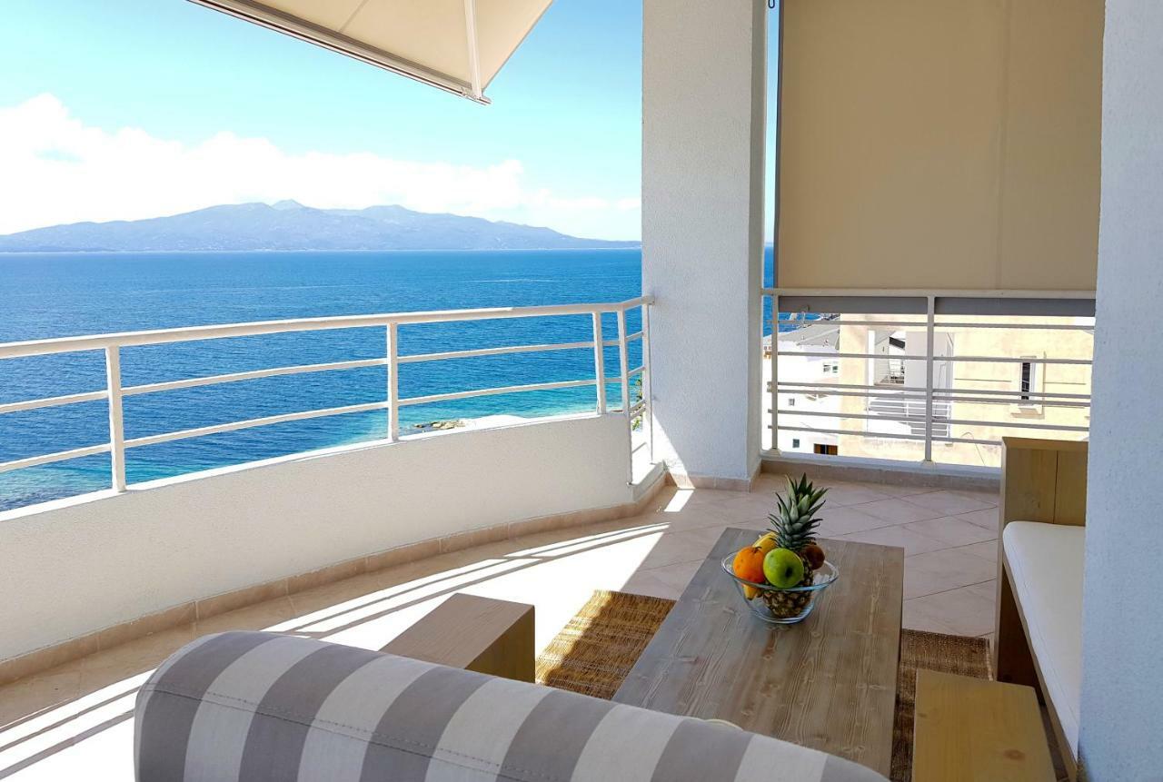 Limani Luxury Beachfront Lägenhet *